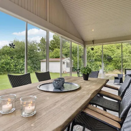 4 Bedroom Beautiful In Holiday home