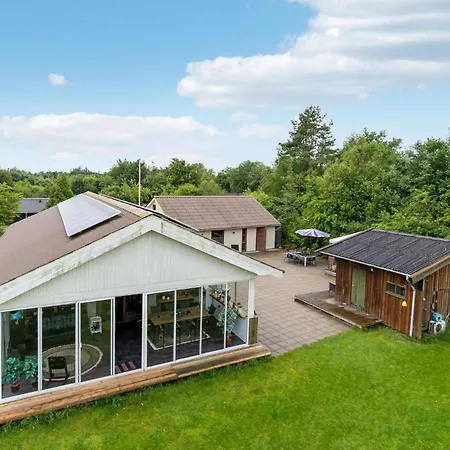 4 Bedroom Beautiful In Holiday home Oksbol (Syddanmark)