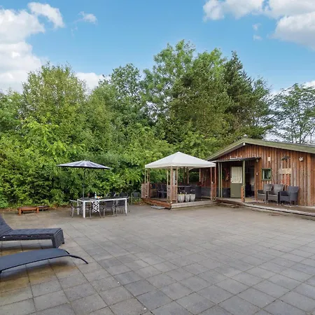 4 Bedroom Beautiful In Oksbol (Syddanmark)