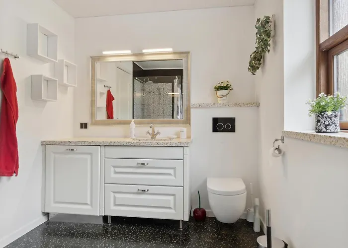 4 Bedroom Beautiful In *