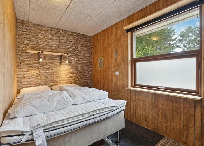 4 Bedroom Beautiful In *