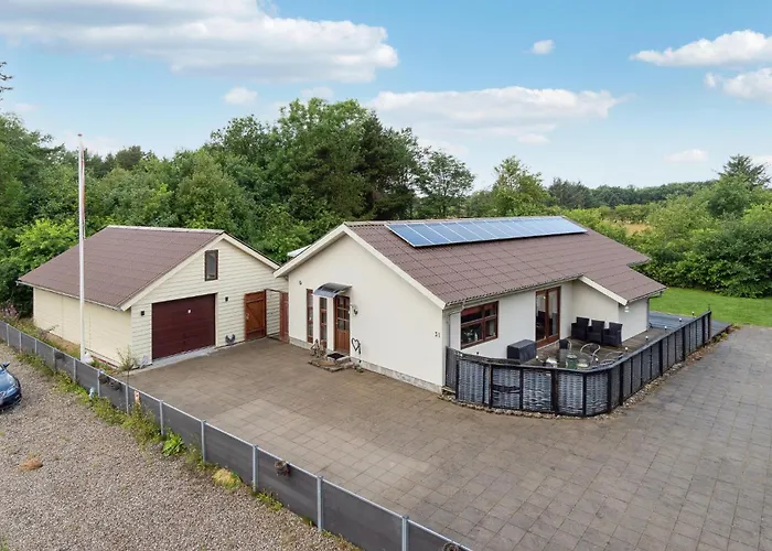 4 Bedroom Beautiful In 度假居